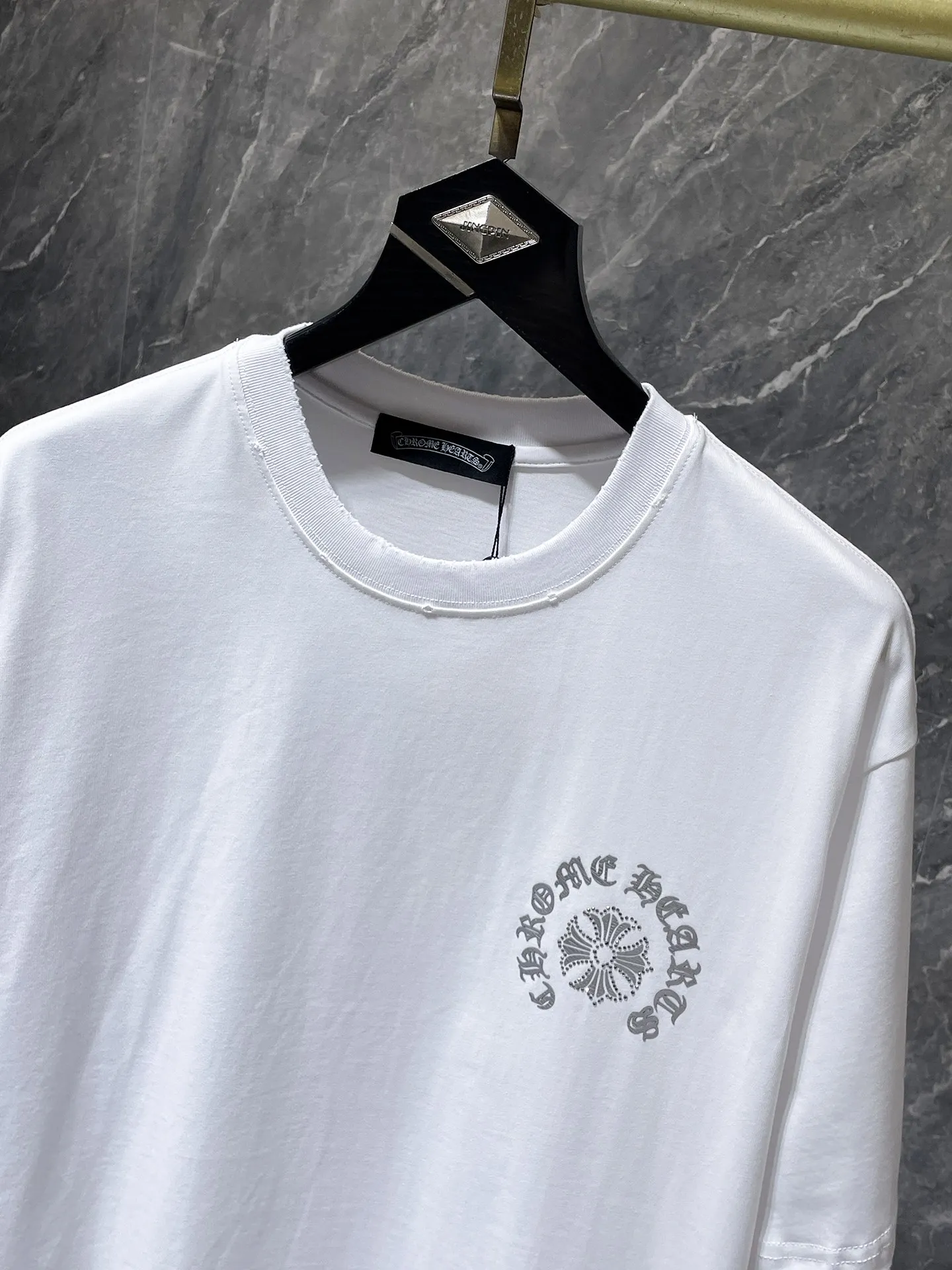 P170 New for summer Chrome Hearts 25ss Engraved film hot diamond version High gram weight environmentally friendly high-quality top fabric 280g Heavy hot diamond horseshoe Sanskrit letter cross short sleeves counter synchronization 1:1 replica version Recommended color: black white Size: S, M, L, XL